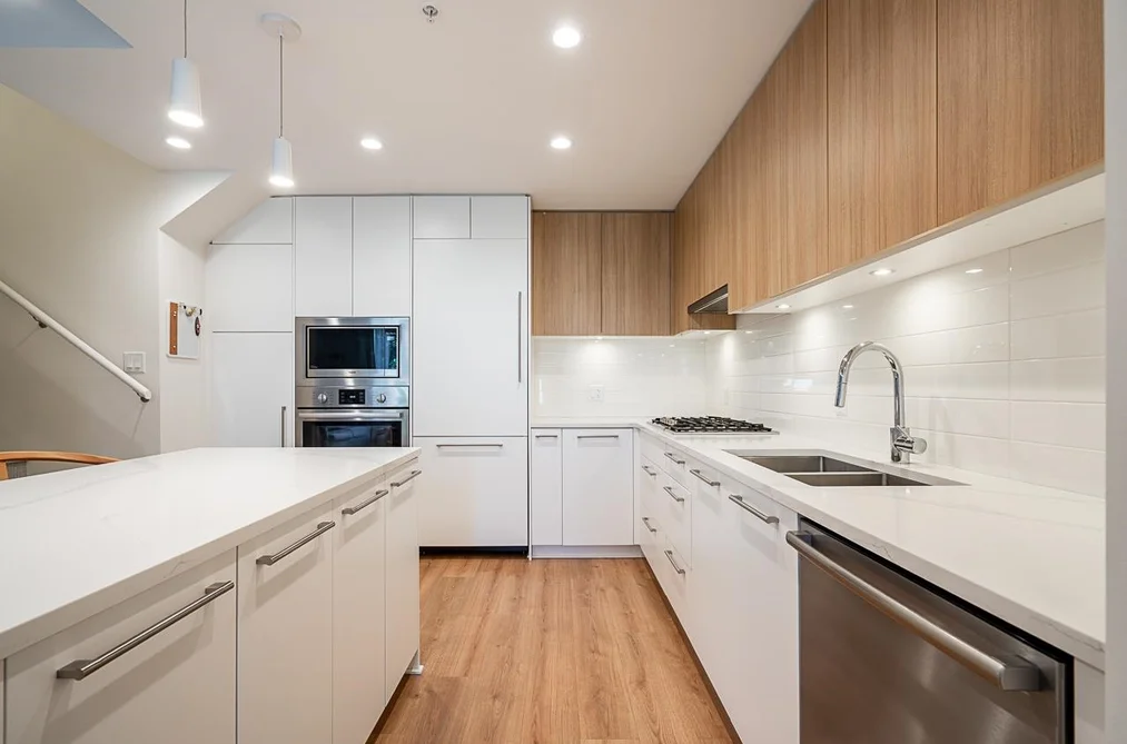103 2035 GLENAIRE DRIVE, North Vancouver BC V7P 1Y2, North Vancouver BC — Residential for Sale - Photo 3
