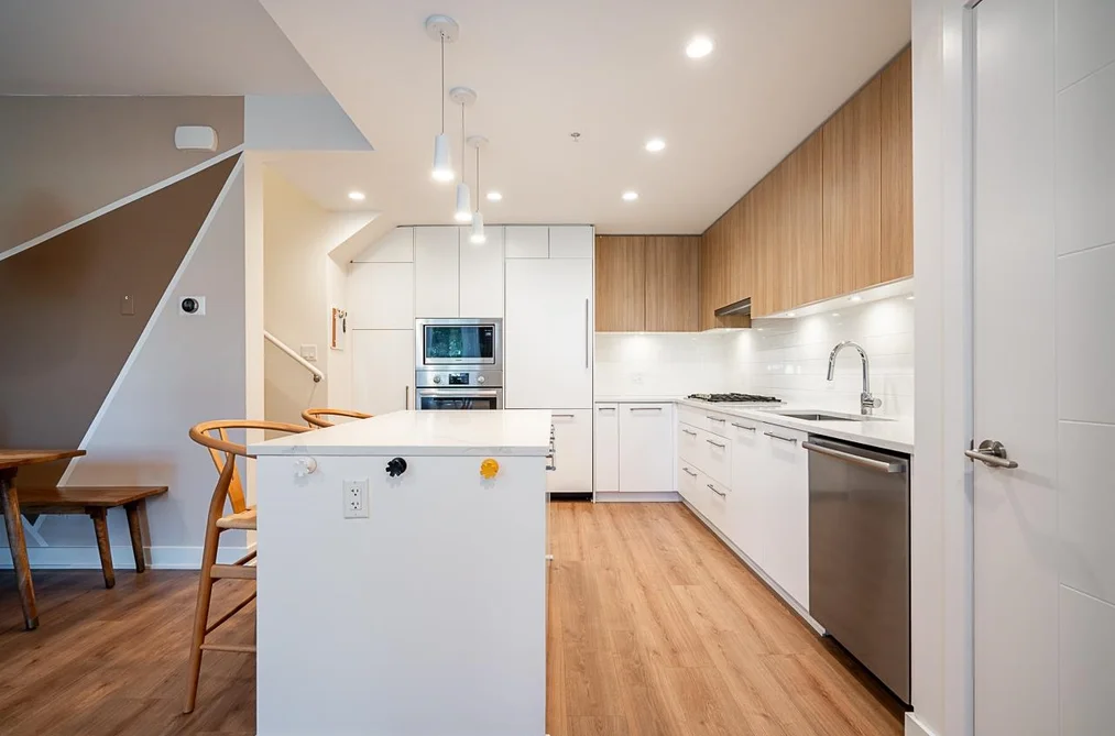 103 2035 GLENAIRE DRIVE, North Vancouver BC V7P 1Y2, North Vancouver BC — Residential for Sale - Photo 4