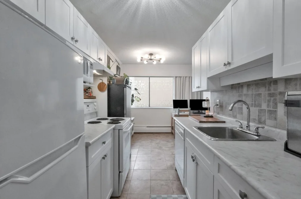 Condo for sale at 103 214 E 15th Street North Vancouver British Columbia - MLS: R3104836