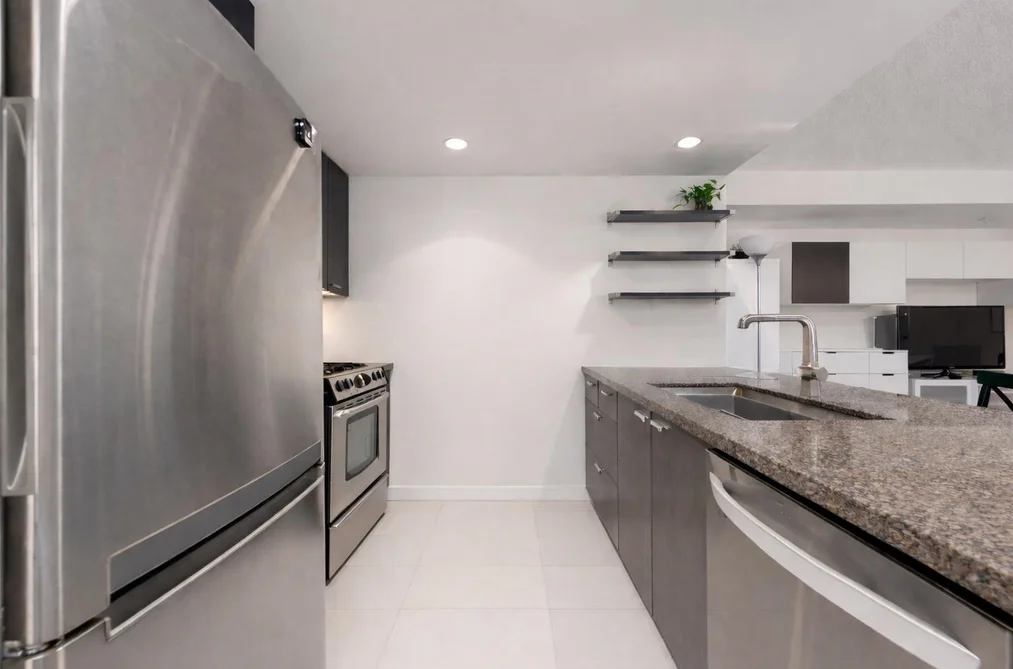 103 2232 DOUGLAS ROAD, Burnaby BC V5C 0G9, Burnaby BC — Residential for Sale - Photo 4