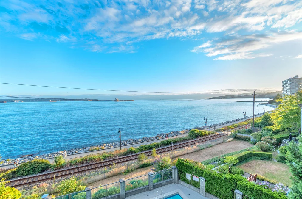 Condo for sale at 103 2280 Bellevue Avenue West Vancouver British Columbia - MLS: R3144795