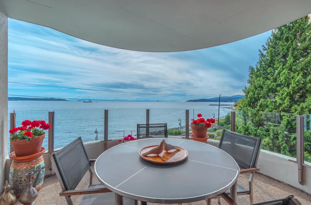 Condo for sale at 103 2280 Bellevue Avenue West Vancouver British Columbia - MLS: R3144795