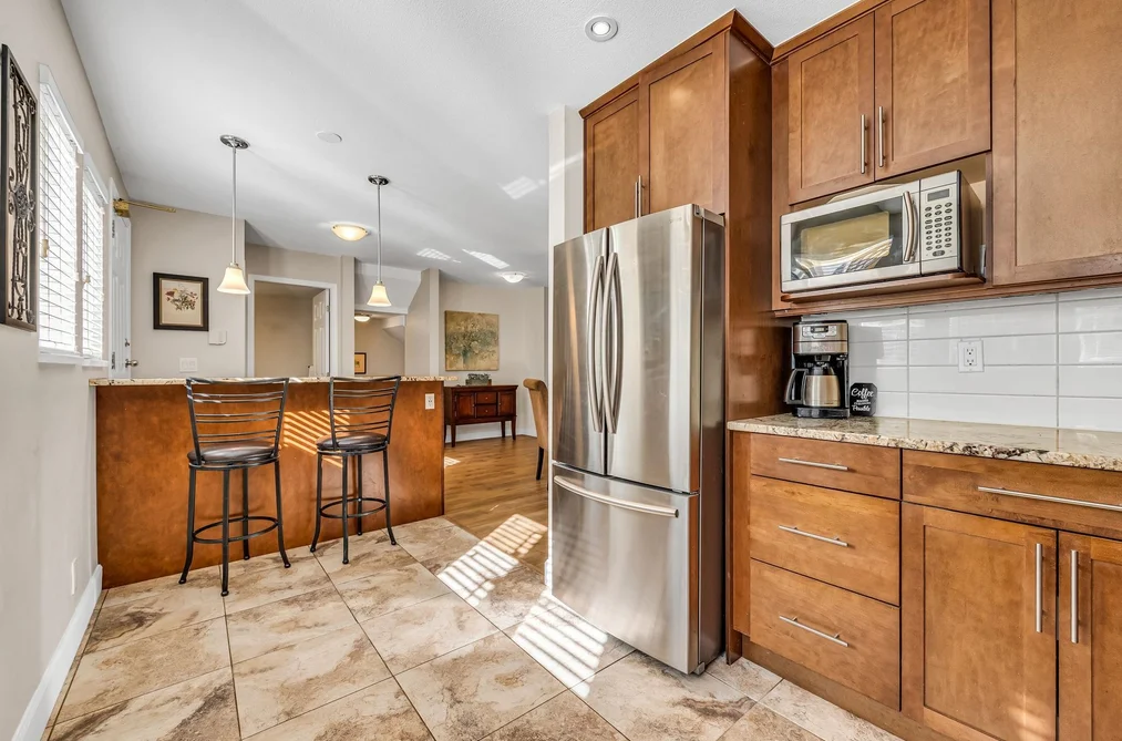 103 245 W 15TH STREET, North Vancouver BC V7M 1S3, North Vancouver BC — Residential for Sale - Photo 2
