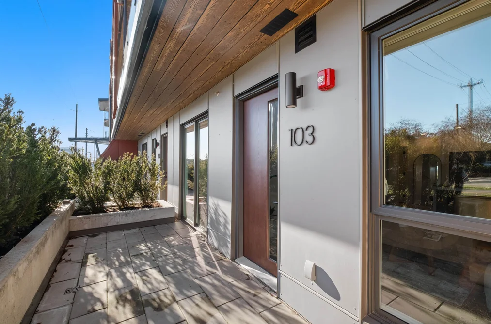 103 333 ST. DAVIDS AVENUE, North Vancouver BC V7L 3N7, North Vancouver BC — Residential for Sale - Photo 2