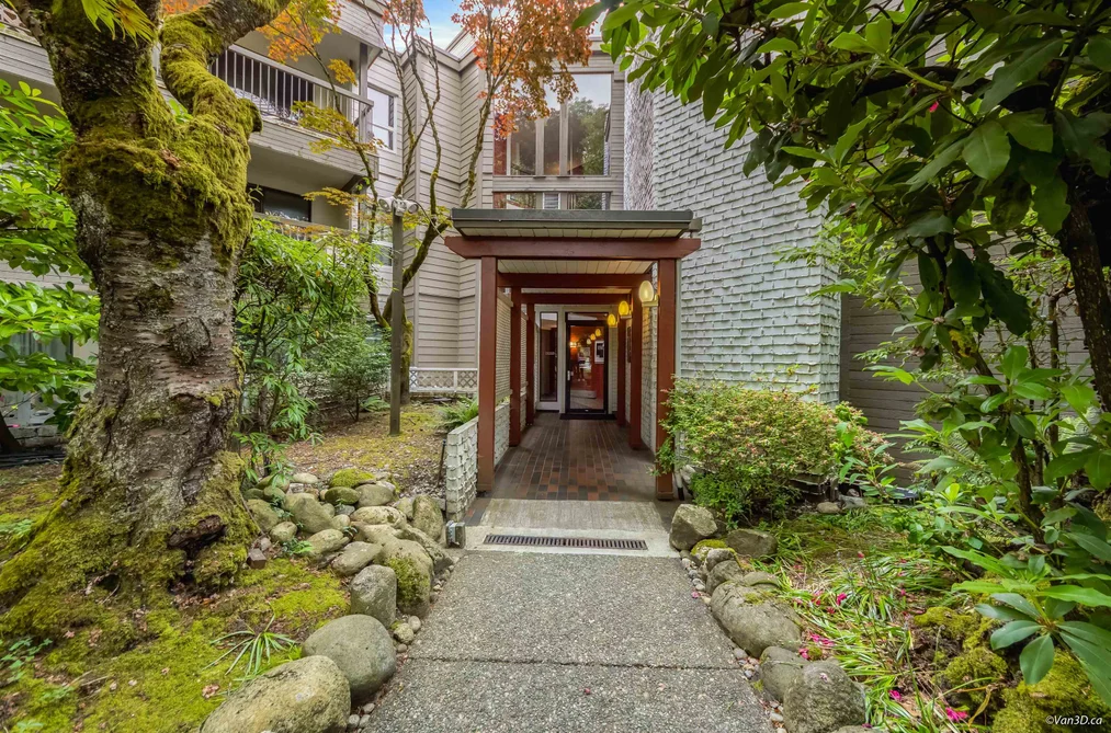 Condo for sale at 103 340 Ninth Street New Westminster British Columbia - MLS: R3130142