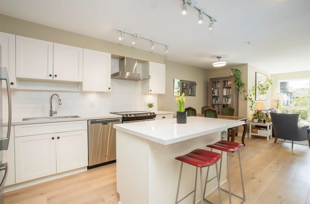 Condo for sale at 103 500 Royal Avenue New Westminster British Columbia - MLS: R3117598
