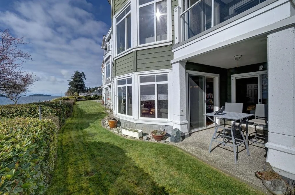 Condo for sale at 103 5470 Inlet Avenue Sechelt British Columbia - MLS: R3098489