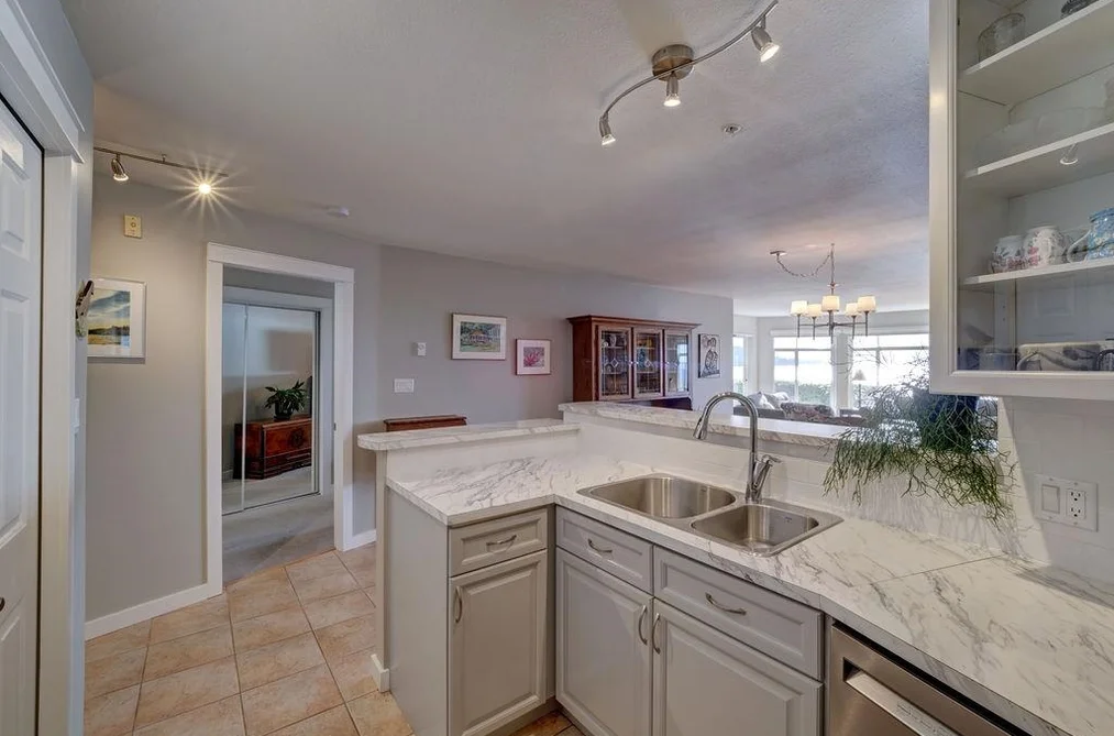 103 5470 INLET AVENUE, Sechelt BC V7Z 0H4, Sechelt BC — Residential for Sale - Photo 5