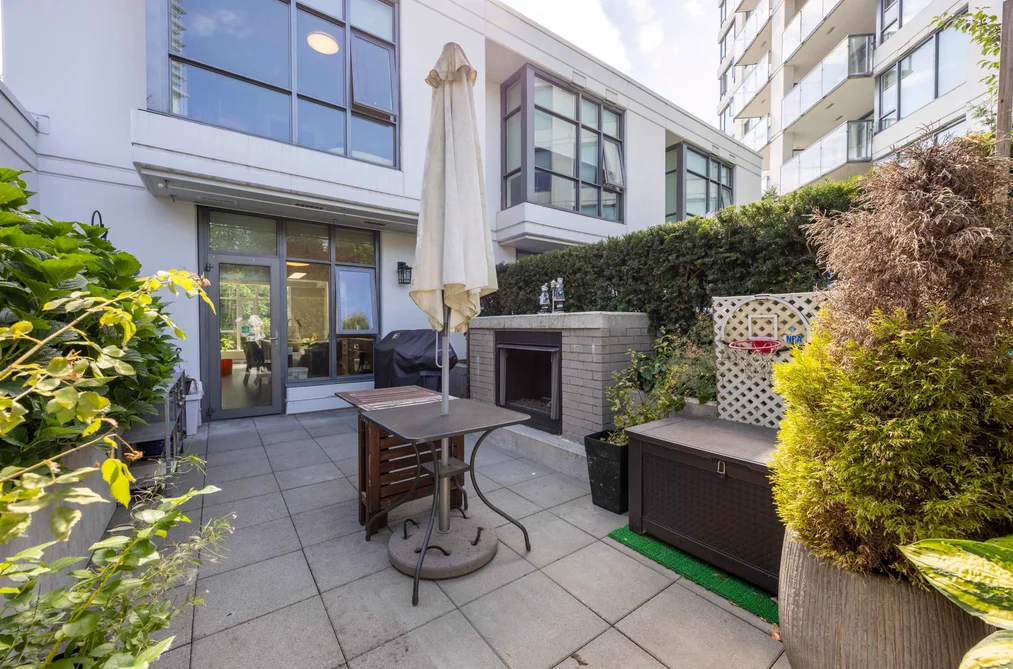 Townhouse for sale at 103 578 Emerson Street Coquitlam British Columbia - MLS: R3080980