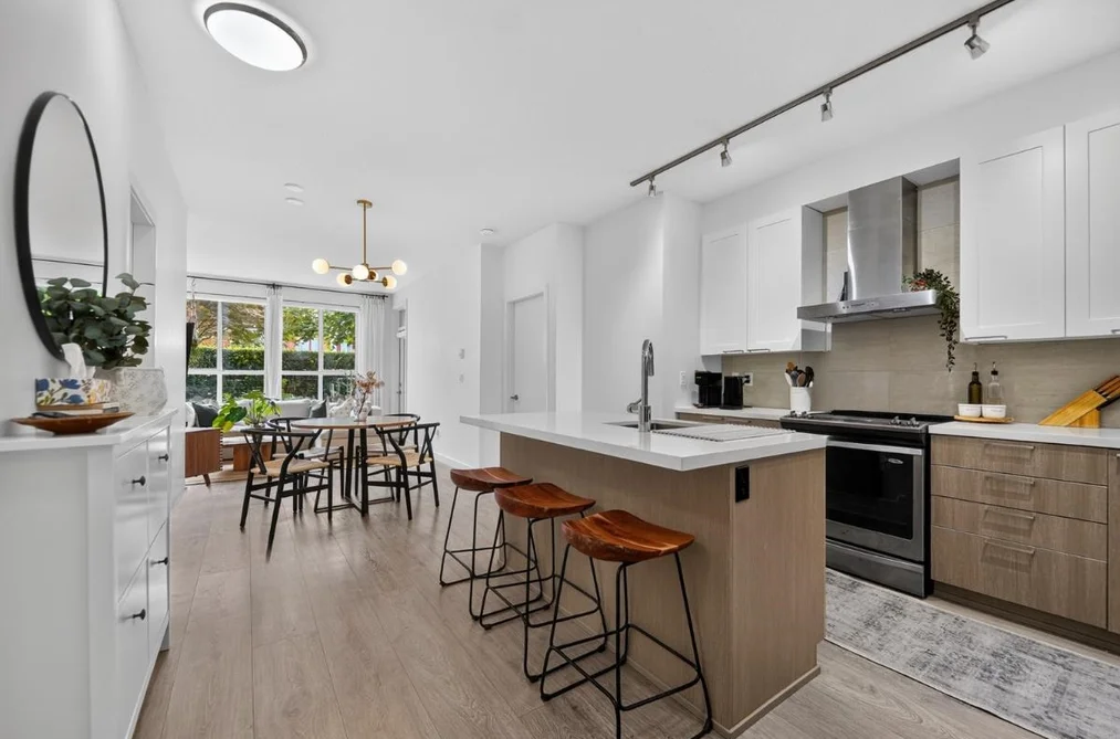 Condo for sale at 103 611 Regan Avenue Coquitlam British Columbia - MLS: R3162085