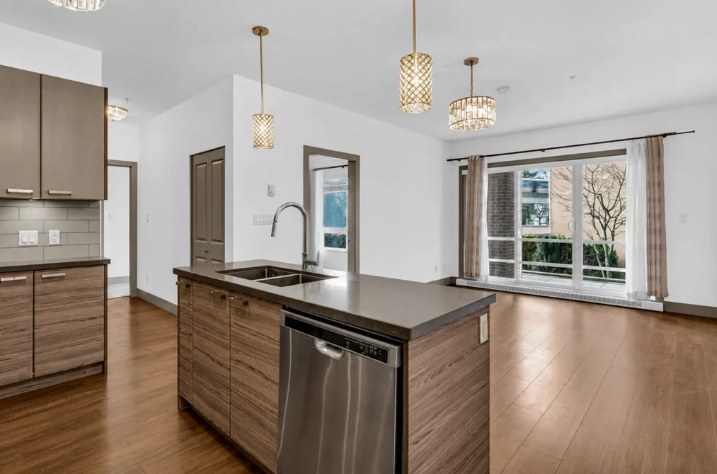Condo for sale at 103 6875 Dunblane Avenue Burnaby British Columbia - MLS: R3122312