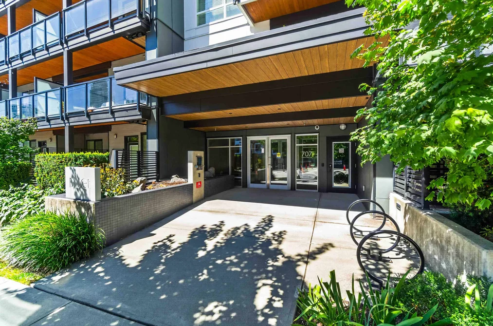 Condo for sale at 103 707 Como Lake Avenue Coquitlam British Columbia - MLS: R3152143
