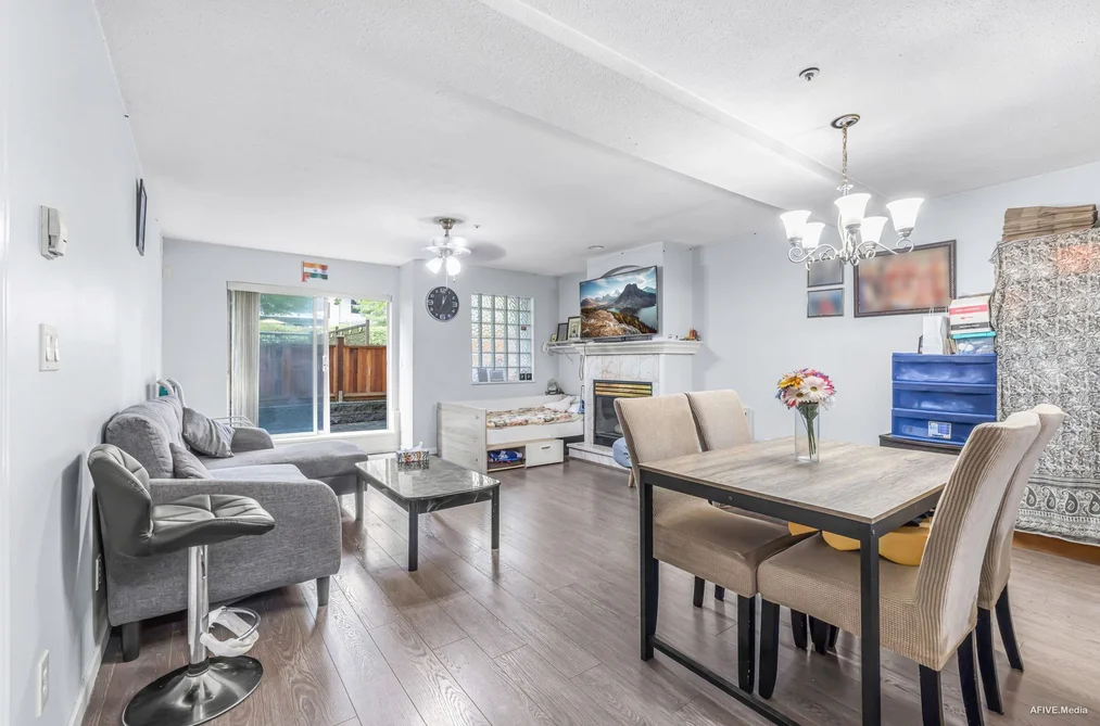 Condo for sale at 103 7475 138 Street Surrey British Columbia - MLS: R3050346