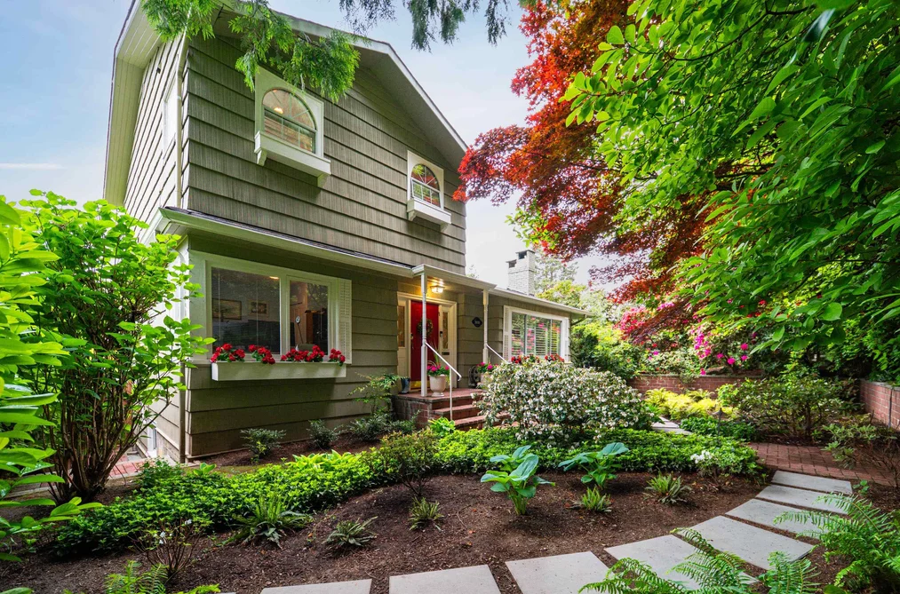 1030 MATHERS AVENUE, West Vancouver BC V7T 2G2, West Vancouver BC — Residential for Sale - Photo 2