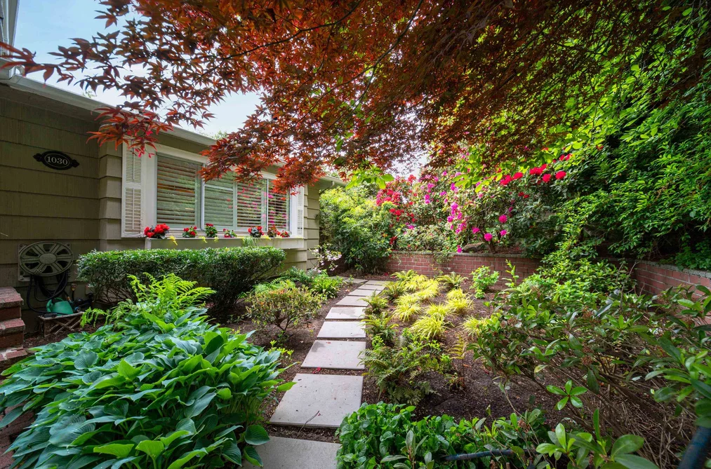 1030 MATHERS AVENUE, West Vancouver BC V7T 2G2, West Vancouver BC — Residential for Sale - Photo 3