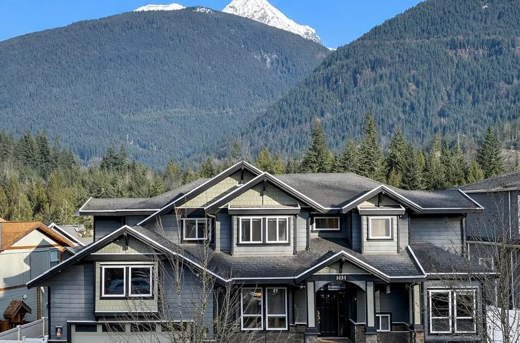 1031 JAY CRESCENT, Squamish BC V8B 0P2, Squamish BC — Residential for Sale - Photo 2