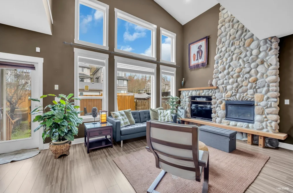 10328 243A STREET, Maple Ridge BC V2W 2C7, Maple Ridge BC — Residential for Sale - Photo 2