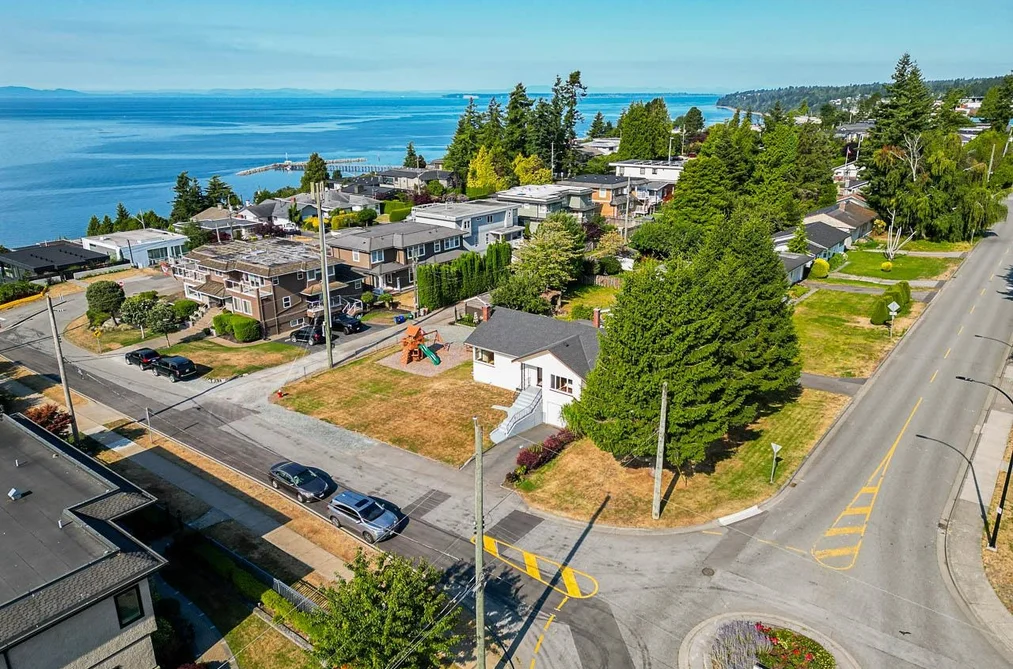 House for sale at 1033 Cypress Street White Rock British Columbia - MLS: R3087061