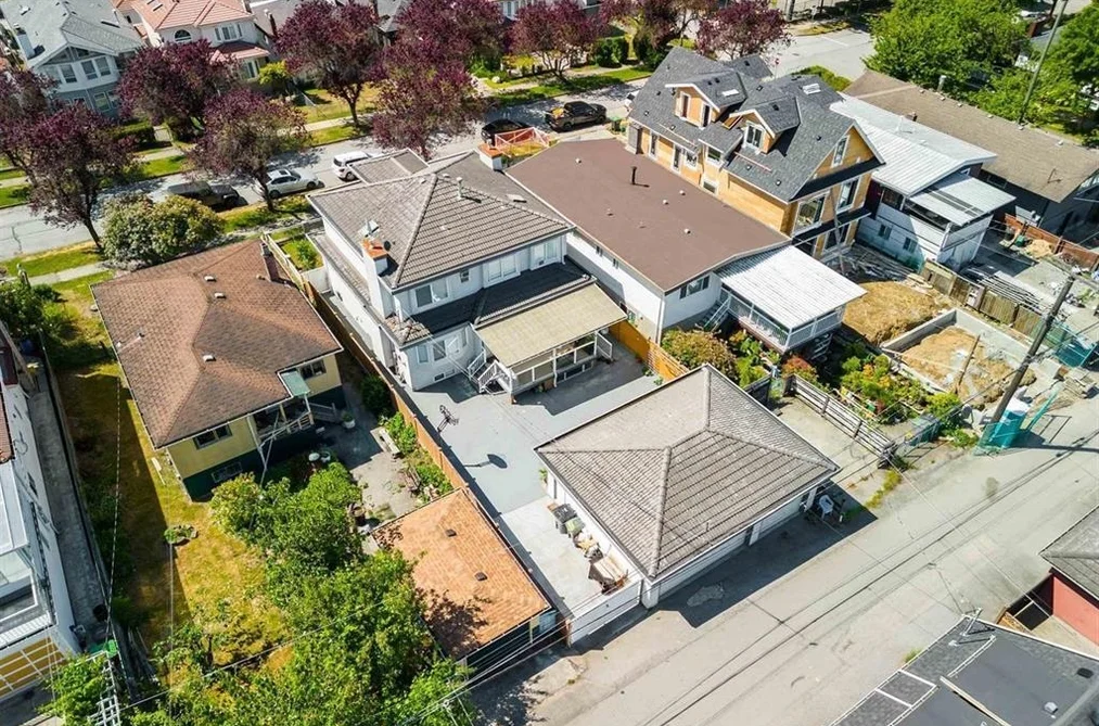 1033 E 39TH AVENUE, Vancouver BC V5W 1K9, Vancouver BC — Residential for Sale - Photo 2