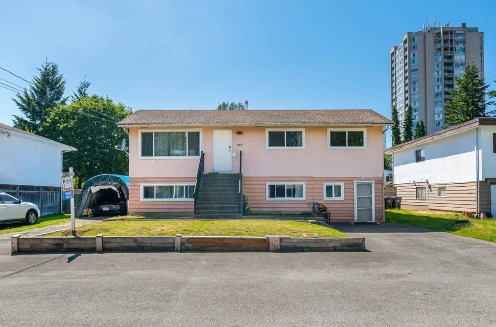 House for sale at 10355 149a Street Surrey British Columbia - MLS: R3144417