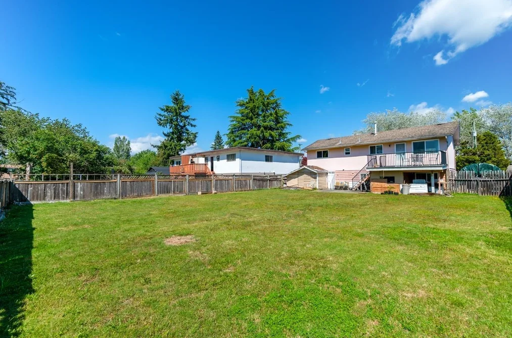10355 149A STREET, Surrey, BC — Residential for Sale — Photo 2 of 23