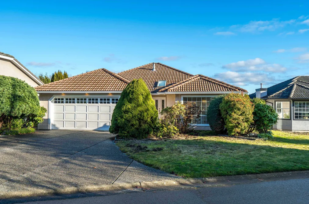 House for sale at 1035 King George Boulevard Surrey British Columbia - MLS: R3149935