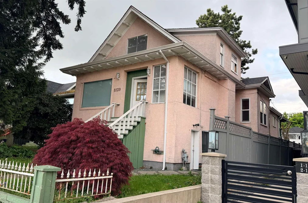 House for sale at 1039 E 41st Avenue Vancouver British Columbia - MLS: R3116090