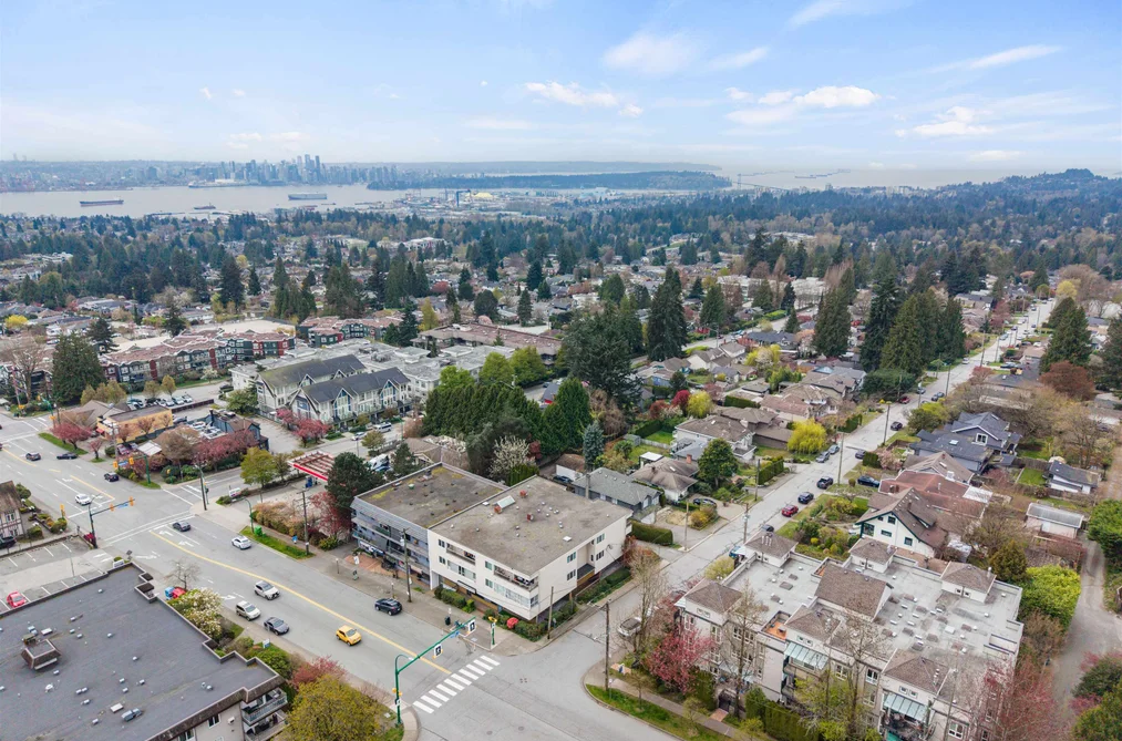 104 105 W KINGS ROAD, North Vancouver BC V7N 2L7, North Vancouver BC — Residential for Sale - Photo 2