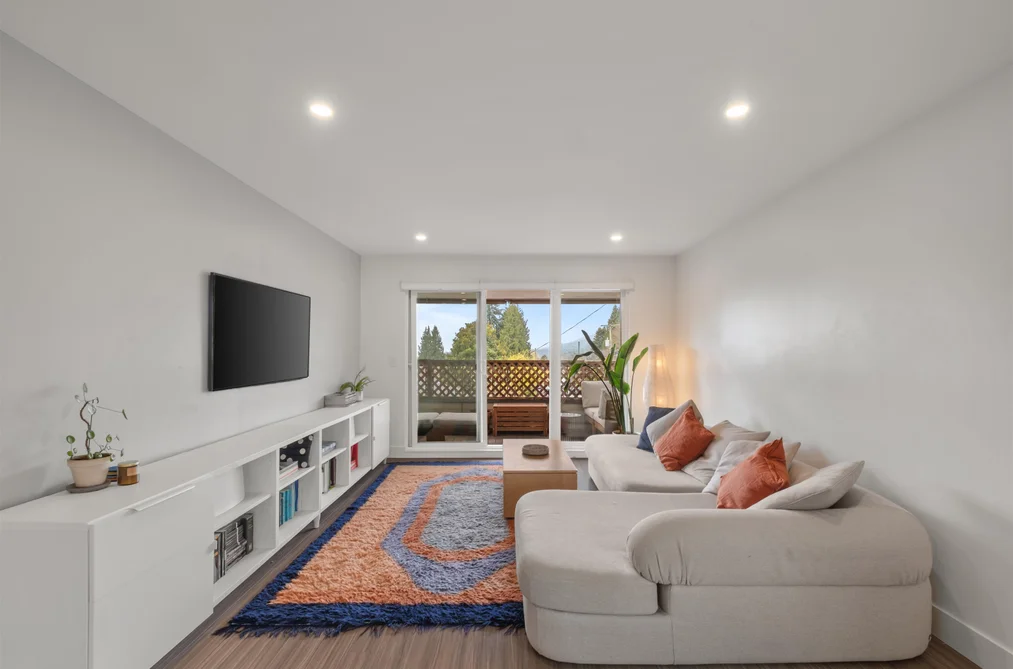 104 105 W KINGS ROAD, North Vancouver BC V7N 2L7, North Vancouver BC — Residential for Sale - Photo 4