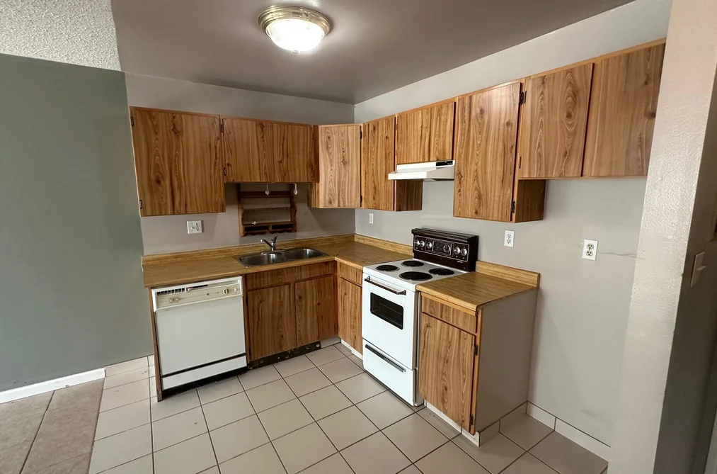 104 1122 KING ALBERT AVENUE, Coquitlam BC V3J 1X7, Coquitlam BC — Residential for Sale - Photo 2