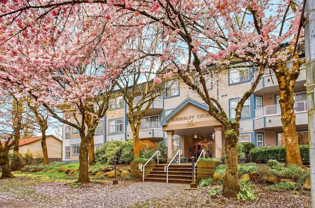 Condo for sale at 104 11960 Harris Road Pitt Meadows British Columbia - MLS: R3107872