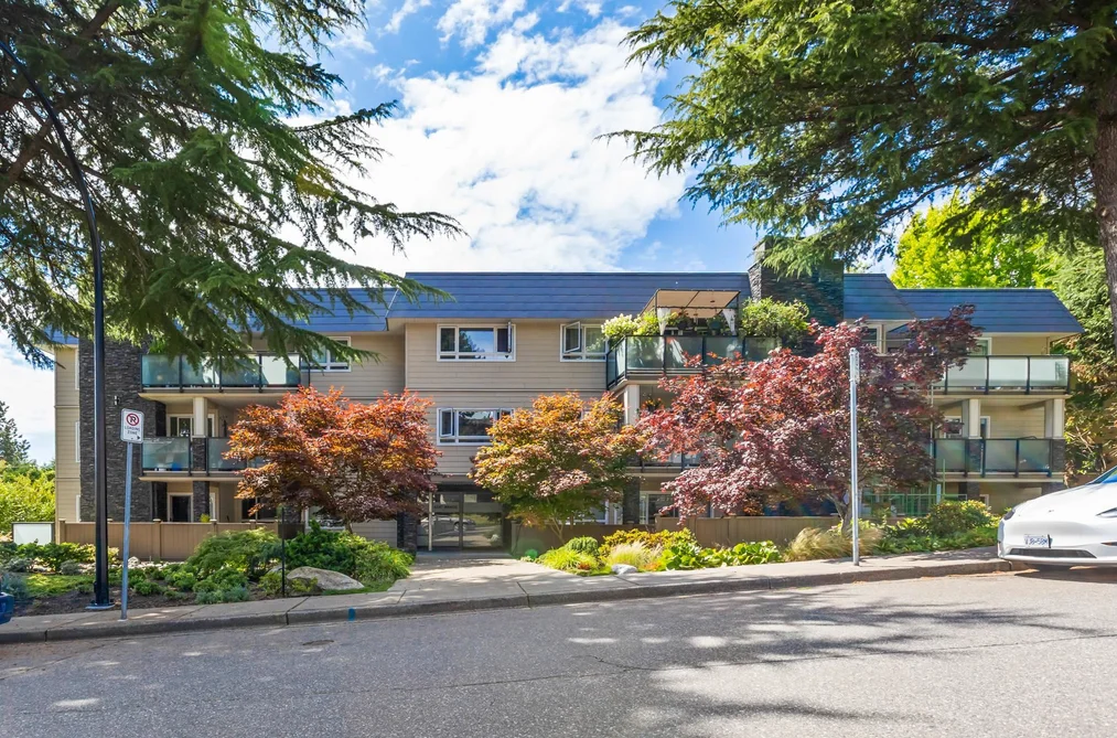 Condo for sale at 104 1371 Foster Street White Rock British Columbia - MLS: R3148544