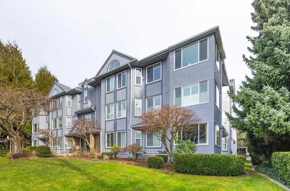 Condo for sale at 104 1378 Fir Street White Rock British Columbia - MLS: R3086697