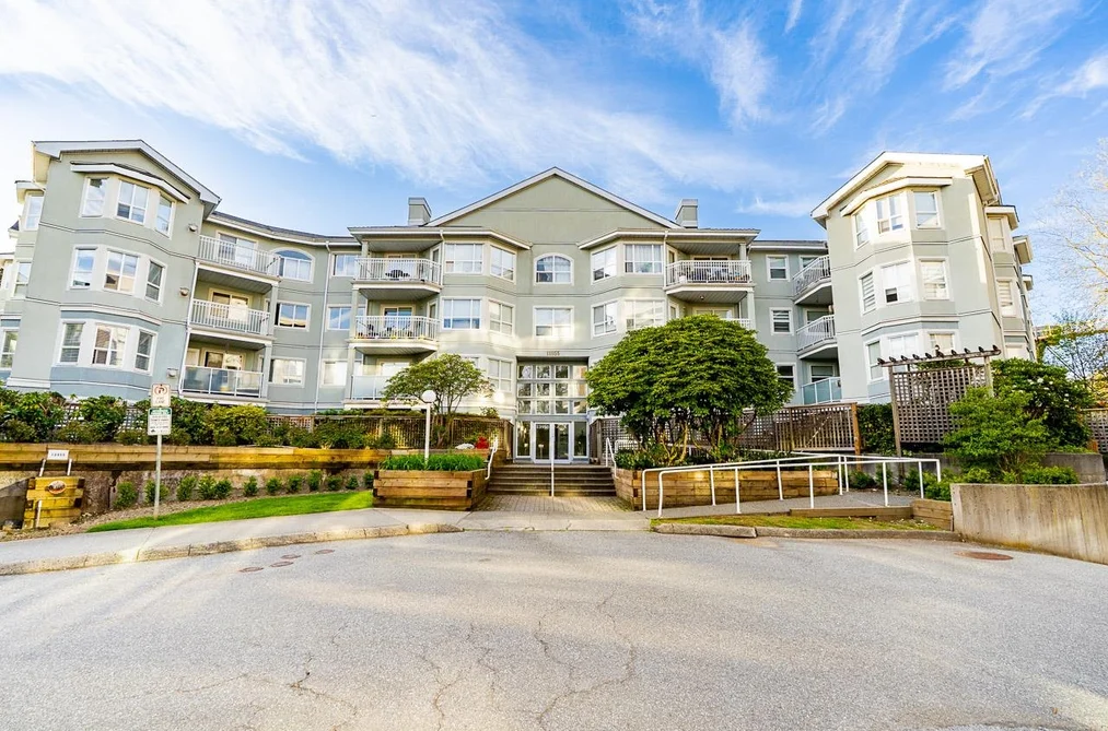Condo for sale at 104 13955 Laurel Drive Surrey British Columbia - MLS: R3114467