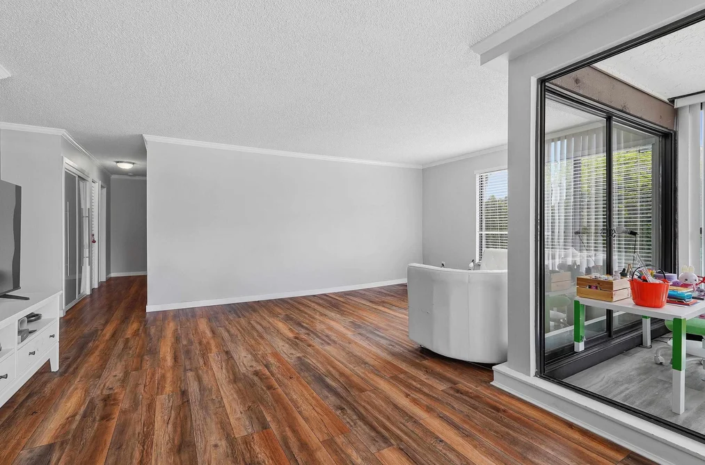 104 1437 FOSTER STREET, White Rock BC V4B 3X6, White Rock BC — Residential for Sale — Photo 4 of 19