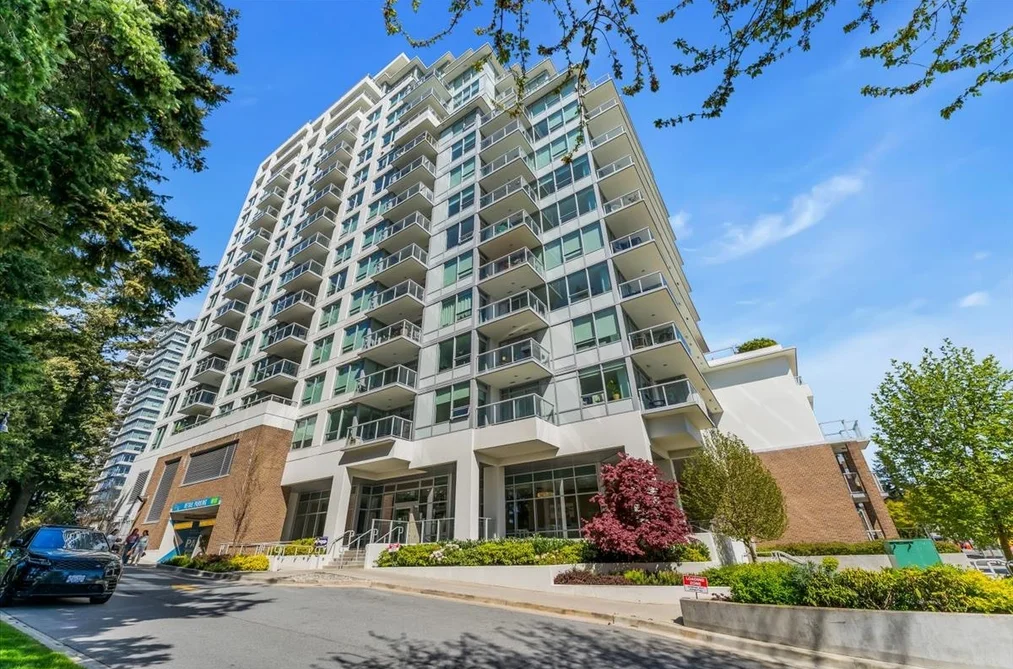 Condo for sale at 104 15165 Thrift Avenue Surrey British Columbia - MLS: R3120348