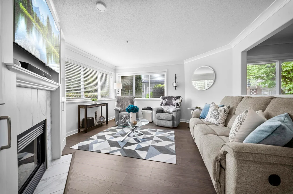 Condo for sale at 104 15342 20 Avenue Surrey British Columbia - MLS: R3120479