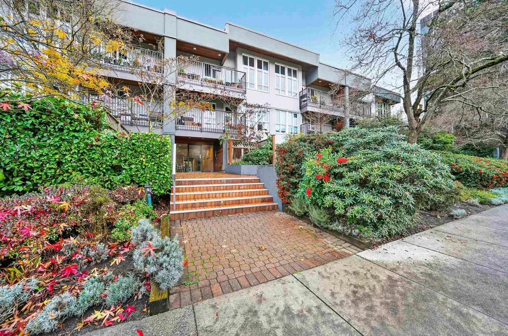 Condo for sale at 104 1551 W 11th Avenue Vancouver British Columbia - MLS: R3133028