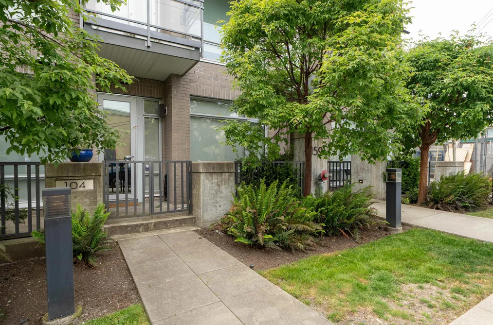 104 1591 BOWSER AVENUE, North Vancouver BC V7P 2Y4, North Vancouver BC — Residential for Sale - Photo 4