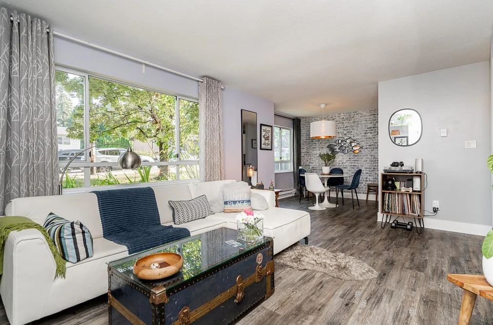 Condo for sale at 104 15991 Thrift Avenue White Rock British Columbia - MLS: R3142012