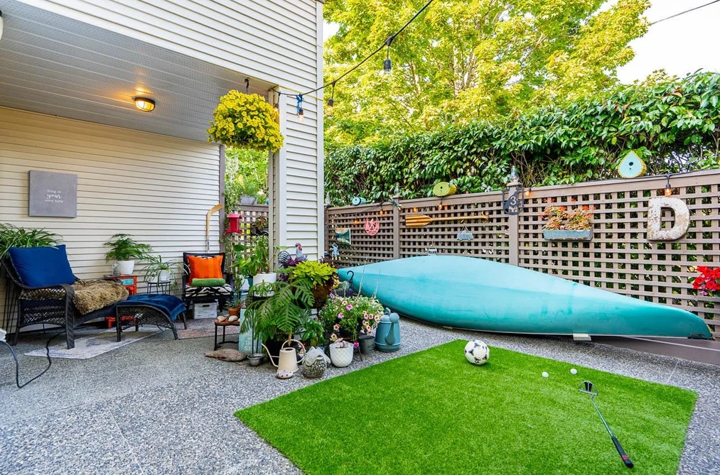 Condo for sale at 104 15991 Thrift Avenue White Rock British Columbia - MLS: R3142012
