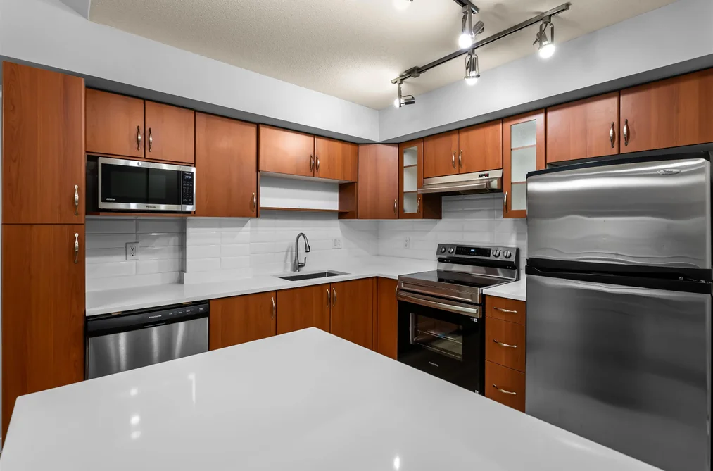 104 160 SHORELINE CIRCLE, Port Moody BC V3H 0B2, Port Moody BC — Residential for Sale - Photo 2