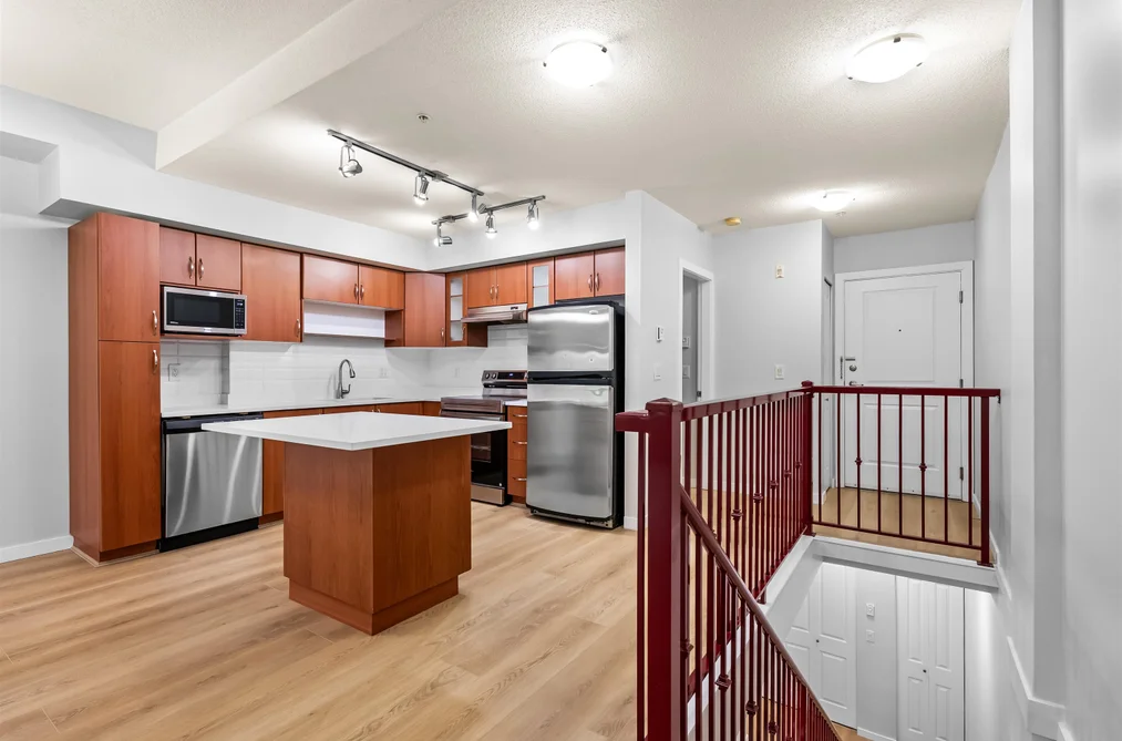 104 160 SHORELINE CIRCLE, Port Moody BC V3H 0B2, Port Moody BC — Residential for Sale - Photo 4