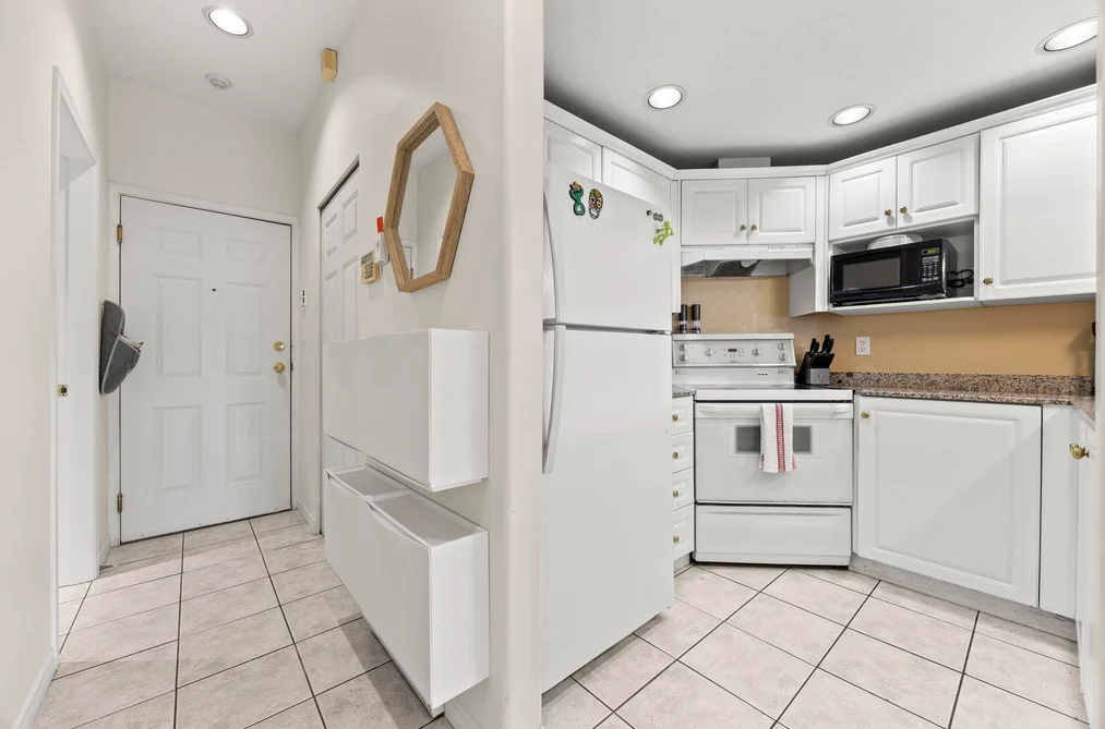 104 177 W 5TH STREET, North Vancouver, BC — Residential for Sale — Photo 14 of 23