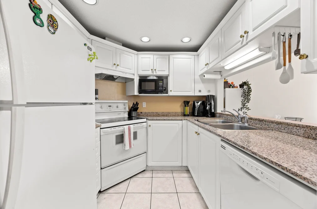 104 177 W 5TH STREET, North Vancouver, BC — Residential for Sale — Photo 15 of 23