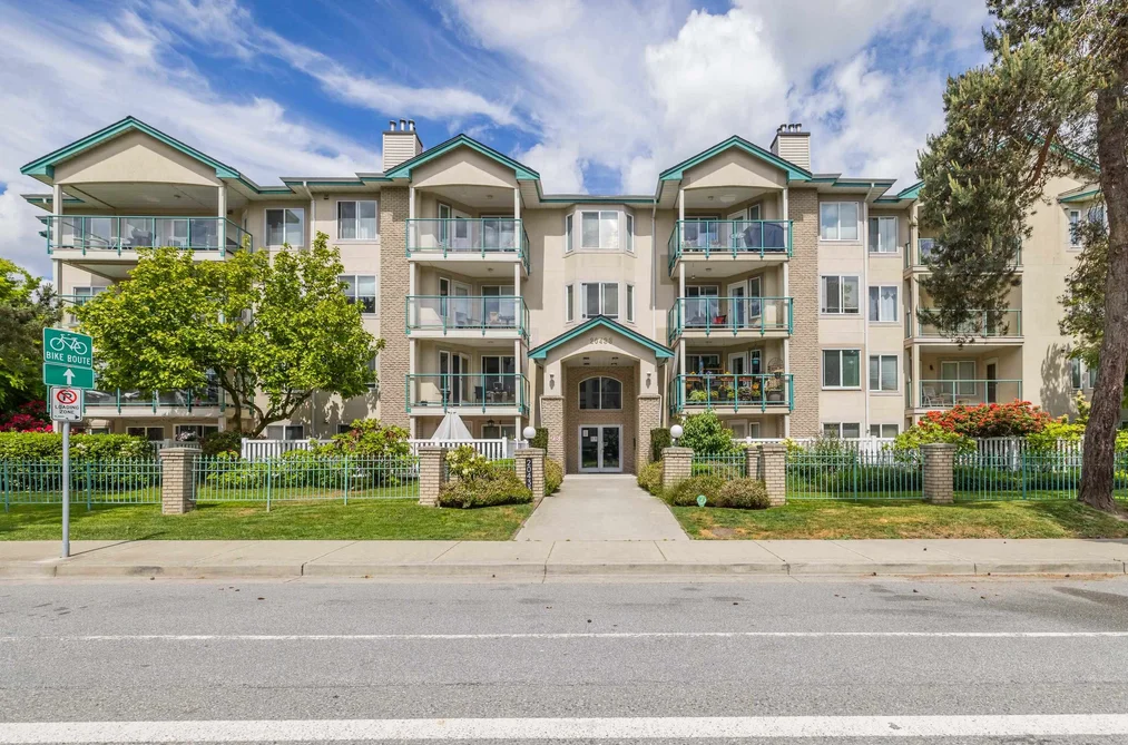 Condo for sale at 104 20433 53 Avenue Langley British Columbia - MLS: R3123920