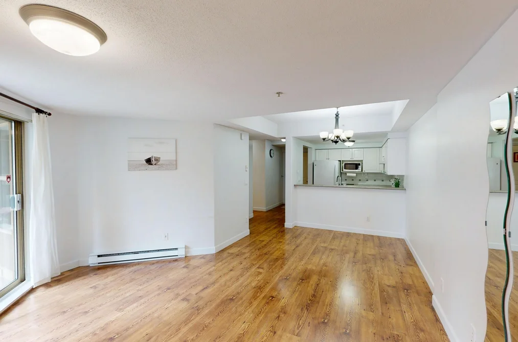 Condo for sale at 104 211 Twelfth Street New Westminster British Columbia - MLS: R3162056