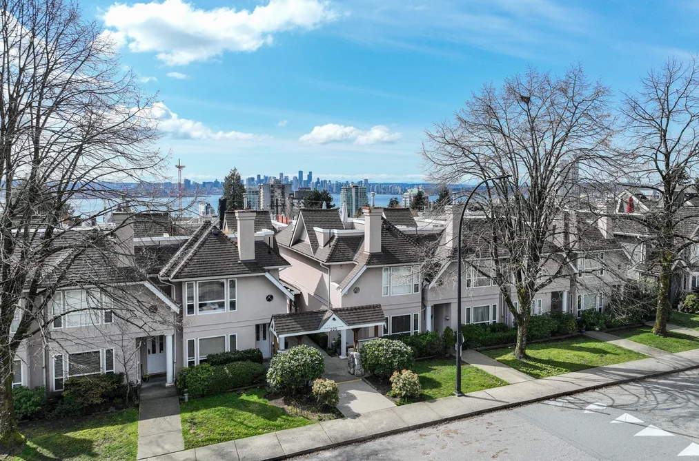 Townhouse for sale at 104 225 E 6th Street North Vancouver British Columbia - MLS: R3111891
