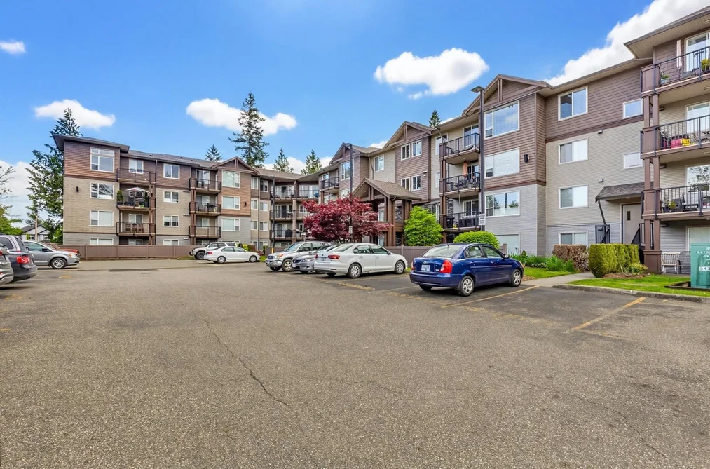 Condo for sale at 104 2581 Langdon Street Abbotsford British Columbia - MLS: R3167519