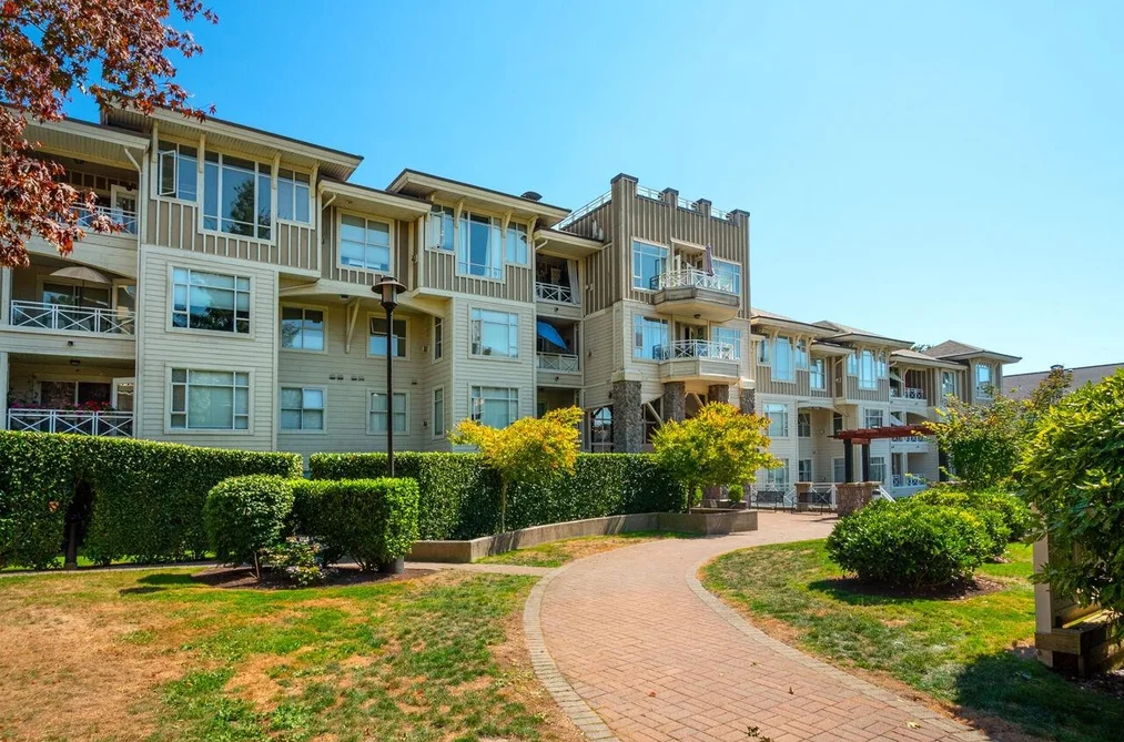 Condo for sale at 104 3625 Windcrest Drive North Vancouver British Columbia - MLS: R3158012